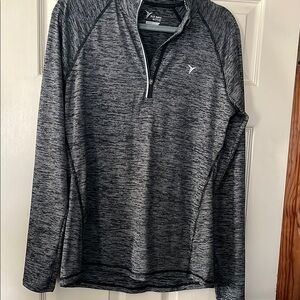 Old Navy Active Go-Dry Semi fitted 1/4 zip top Large